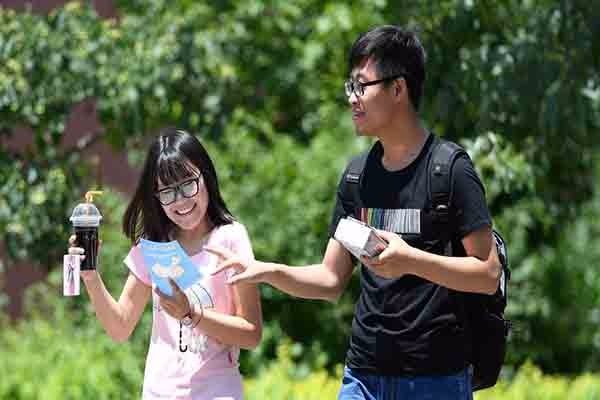 那些大学都在谈恋爱的人，后来怎么样了