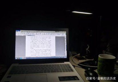 想成为一名能养活<a href=http://www.bazhanggui.com/gushi/qinggangs/2892.html target=_blank class=infotextkey>自己</a>的作者，这种<a href=http://www.bazhanggui.com/gushi/ target=_blank class=infotextkey>故事</a>思路可行吗